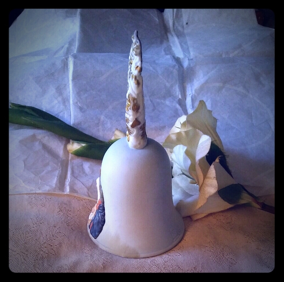 Vintage Roman RR Bisque Porcelain Christmas Bell - Picture 2 of 8